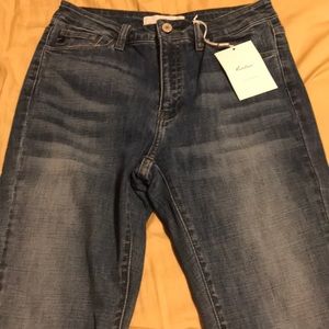 Vici Doll Skinny Jeans with Cute Ankle Detail